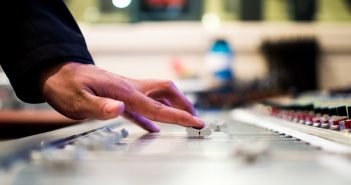 Become a Professional DJ With Jane